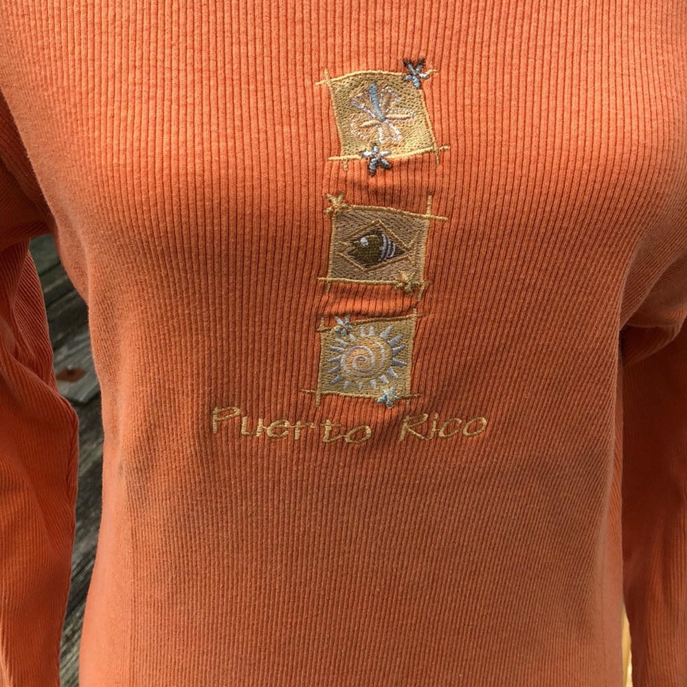 Orange “Puerto Rico” embroidered shirt, NWOT.
